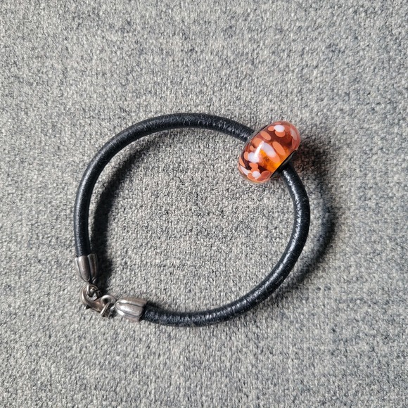 Pandora Leather 925 Bracelet with Orange Glass Bead - Picture 1 of 5